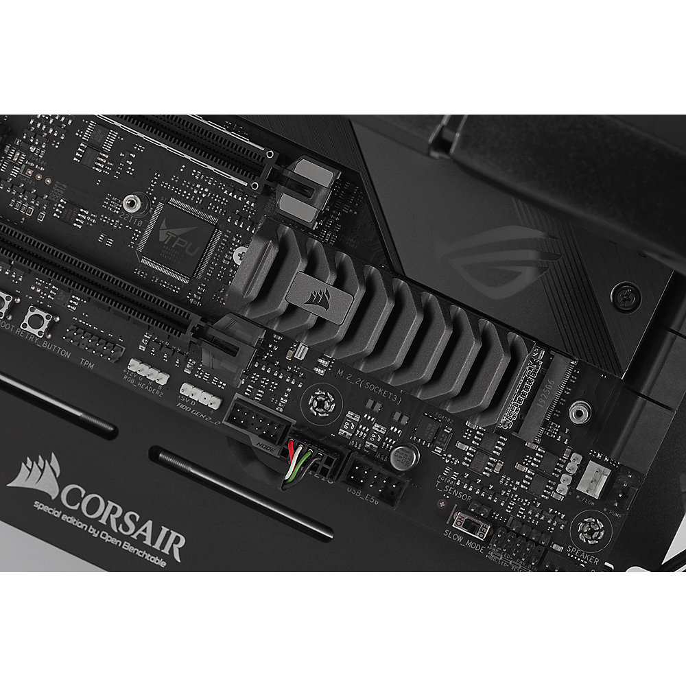 Corsair MP600 PRO XT 4 TB NVMe SSD PCIe Gen4 mit Kühlkörper